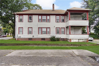 1012 Narragansett Blvd in Providence, RI - Building Photo - Building Photo