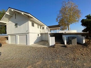 41181 Wide Awake Ranch Rd in Madera, CA - Building Photo - Building Photo