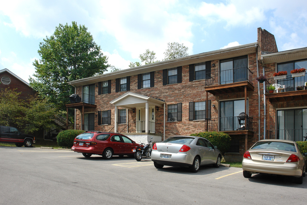 Donabrook Apartments in Lexington, KY - Building Photo