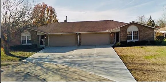 property at 7621 Forest Green Ct