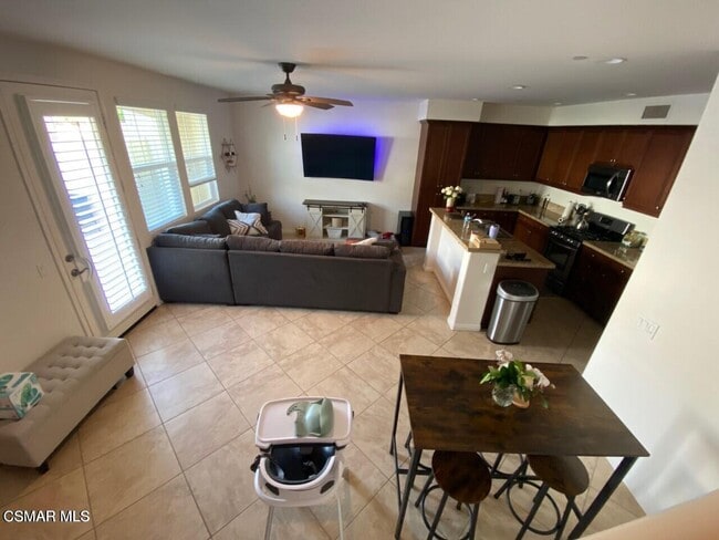 32 Secret Hollow Ln in Thousand Oaks, CA - Building Photo - Building Photo