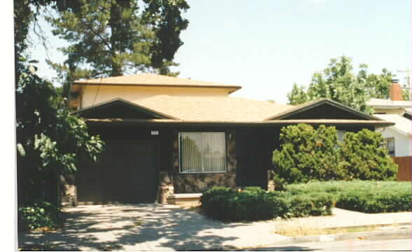 910-912 Roosevelt Ave in Redwood City, CA - Building Photo - Building Photo