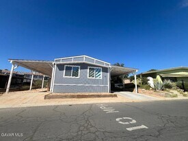 3300 15th St W in Rosamond, CA - Building Photo