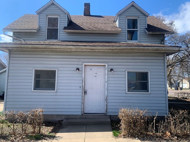 1224 Broadway St in Pekin, IL - Foto de edificio - Building Photo