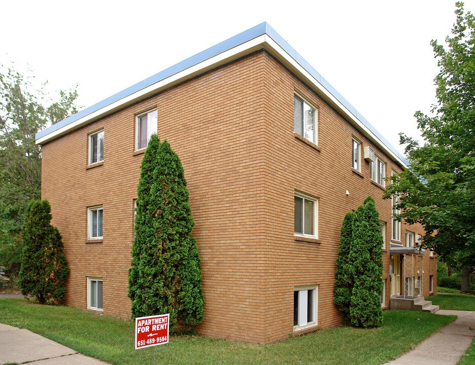 615 Geranium Ave in St. Paul, MN - Foto de edificio