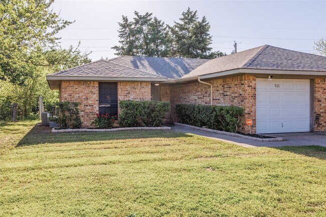 746 Prairie Creek Dr in Princeton, TX - Building Photo - Building Photo