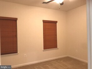 24911 Coats Square in Aldie, VA - Building Photo - Building Photo