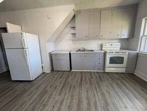 477 3rd Ave NE, Unit 477 3rd Ave NE in Valley City, ND - Building Photo - Building Photo