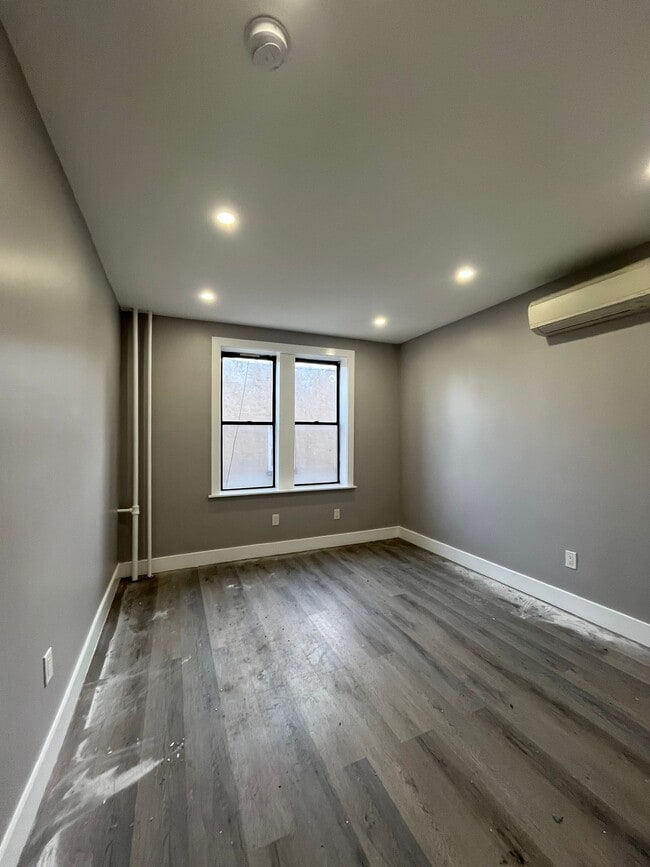 96 Brown Pl, Unit SingleFa in Jersey City, NJ - Building Photo - Building Photo