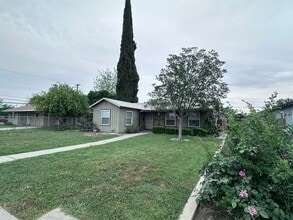 1216 N Conyer St in Visalia, CA - Building Photo - Building Photo