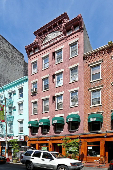 121 Mulberry Street in New York, NY - Foto de edificio