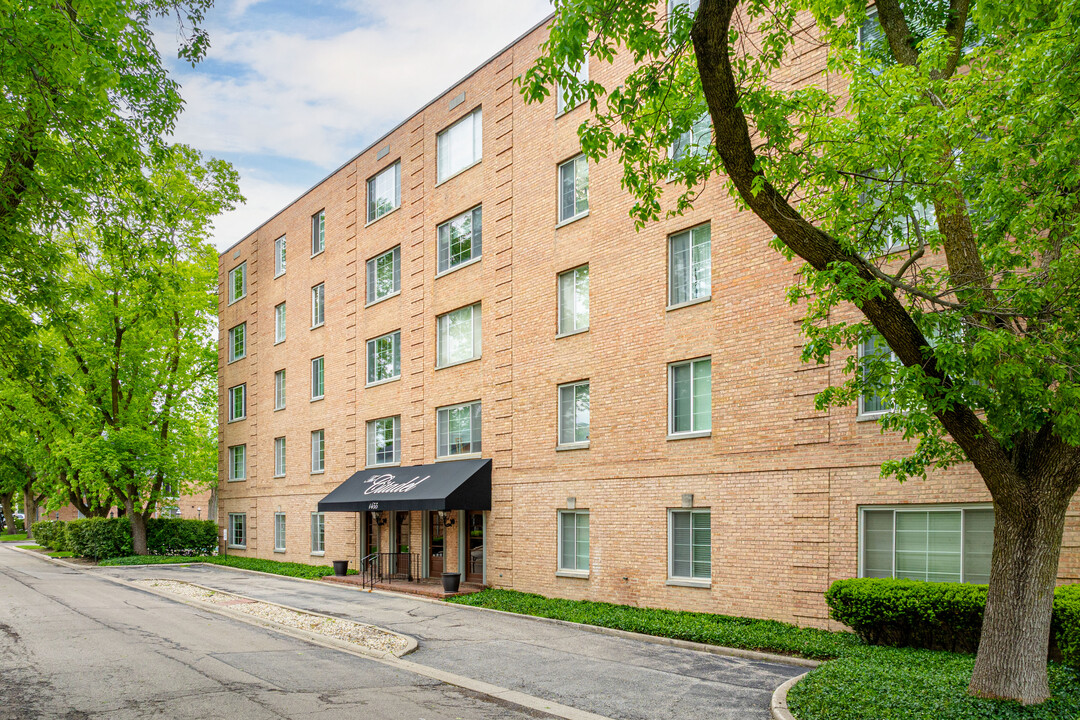 The Citadel Condominium in Northbrook, IL - Building Photo