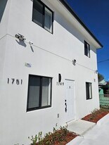 1749 NW 69th St in Miami, FL - Building Photo