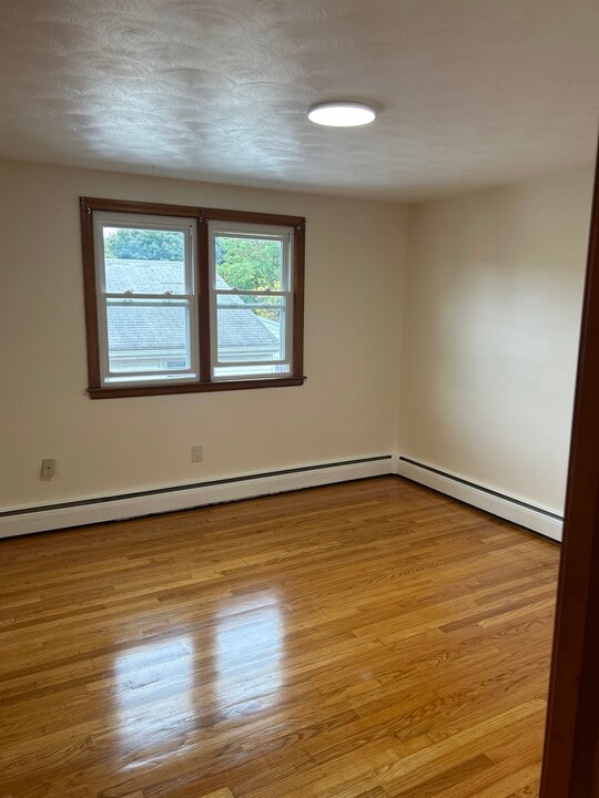 46 Federal Cir, Unit #2 in New Britain, CT - Foto de edificio