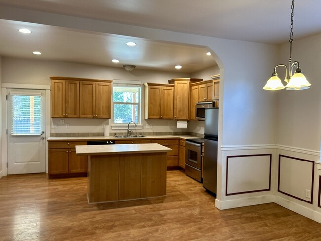 8353 Grouse Cres Dr in Blaine, WA - Building Photo - Building Photo