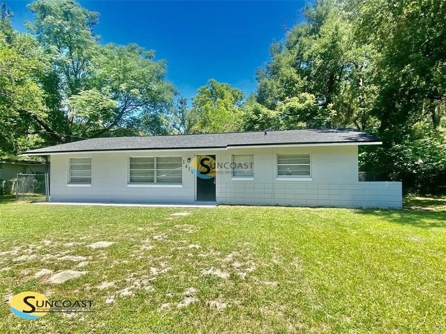 1419 NE 25th Pl in Ocala, FL - Foto de edificio