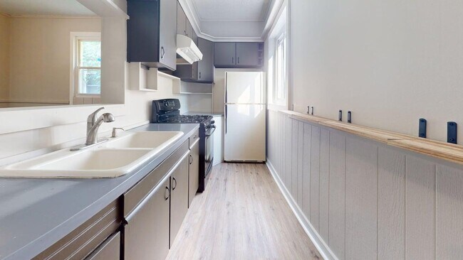 property at 804 7th St NW