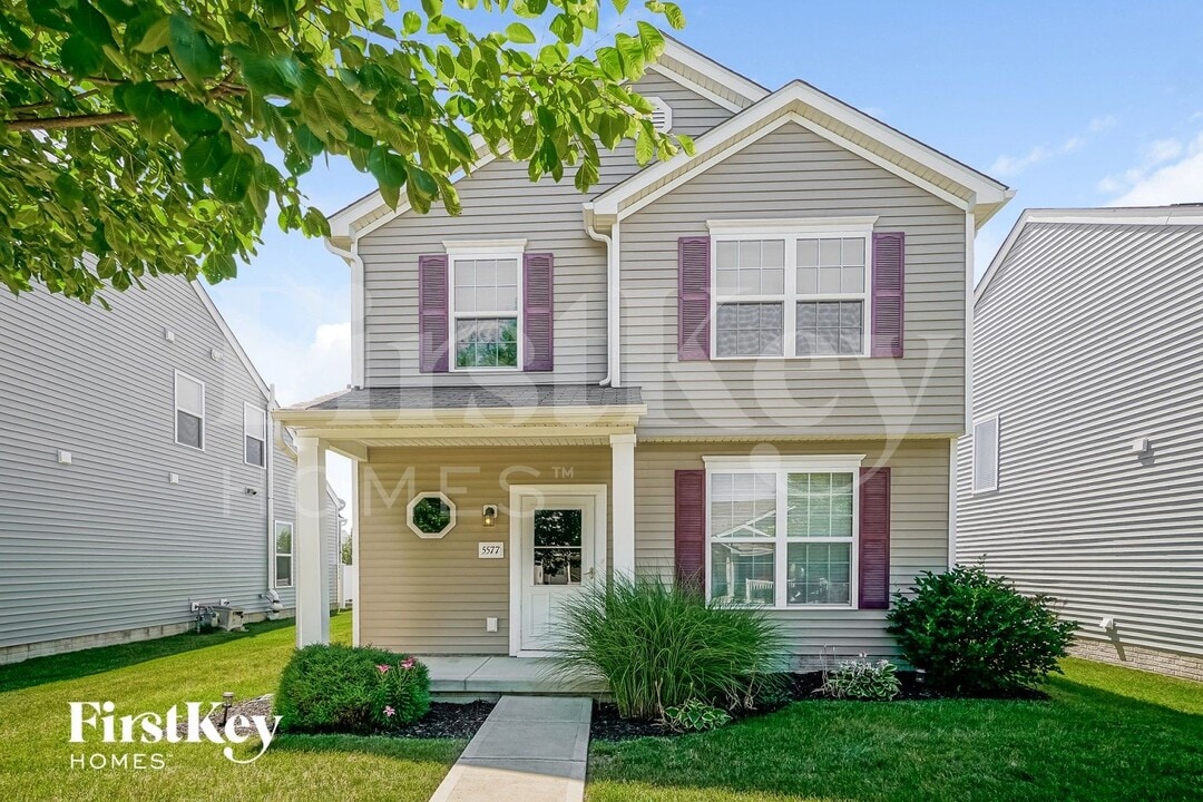 5577 Eagle River Dr in Dublin, OH - Foto de edificio