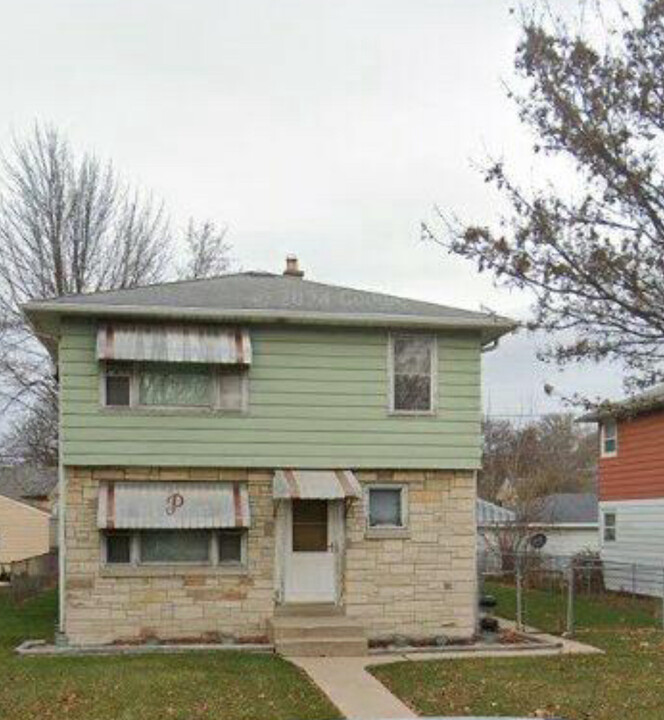 6916 W Villard Ave, Unit 6916 in Milwaukee, WI - Foto de edificio