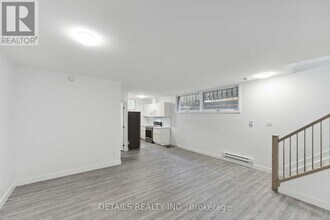 828 Maplewood Ave in Ottawa, ON - Building Photo - Building Photo