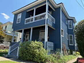 151 Elm St, Unit 1 in Wheeling, WV - Foto de edificio - Building Photo