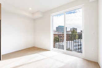 TALA Local at 719 S. Hoover Street in Los Angeles, CA - Foto de edificio - Interior Photo