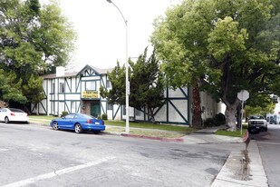 14603 Delano St in Van Nuys, CA - Building Photo