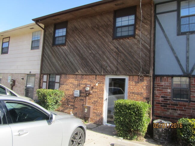 property at 2720 SW 74th St