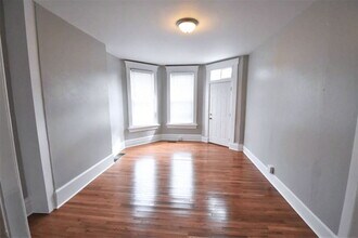 2355 N High St in Columbus, OH - Foto de edificio - Building Photo