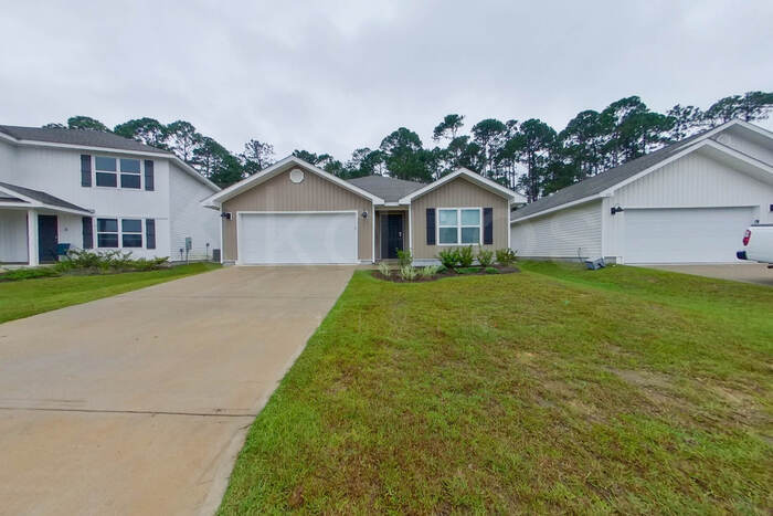 285 Monarch Ln in Pensacola, FL - Building Photo