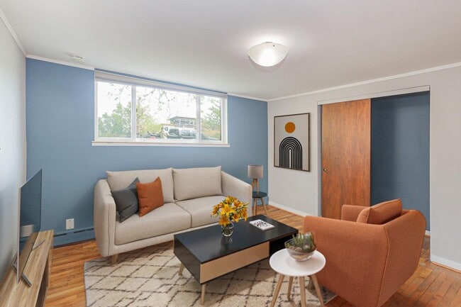 Spacious 1 bed/1 bath apartment near Tenny in Denver, CO - Building Photo - Building Photo