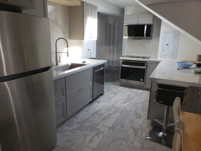805 Ridgeway Ave in Cincinnati, OH - Building Photo - Building Photo