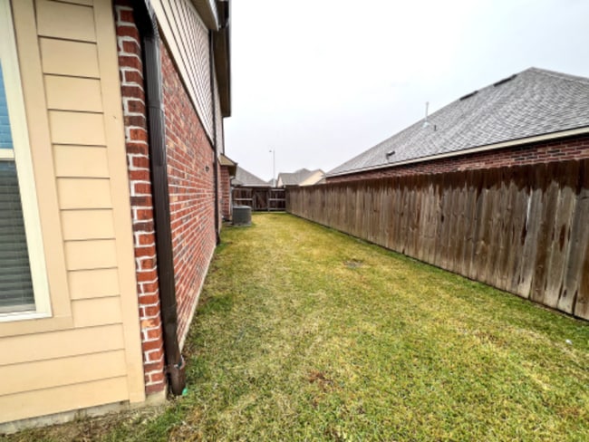 524 Cautillion Dr in Youngsville, LA - Building Photo - Building Photo