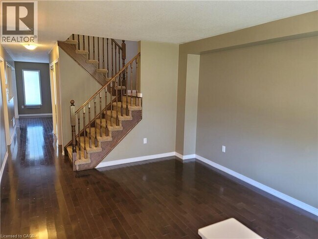 48 Warner Ln in Brantford, ON - Building Photo - Building Photo