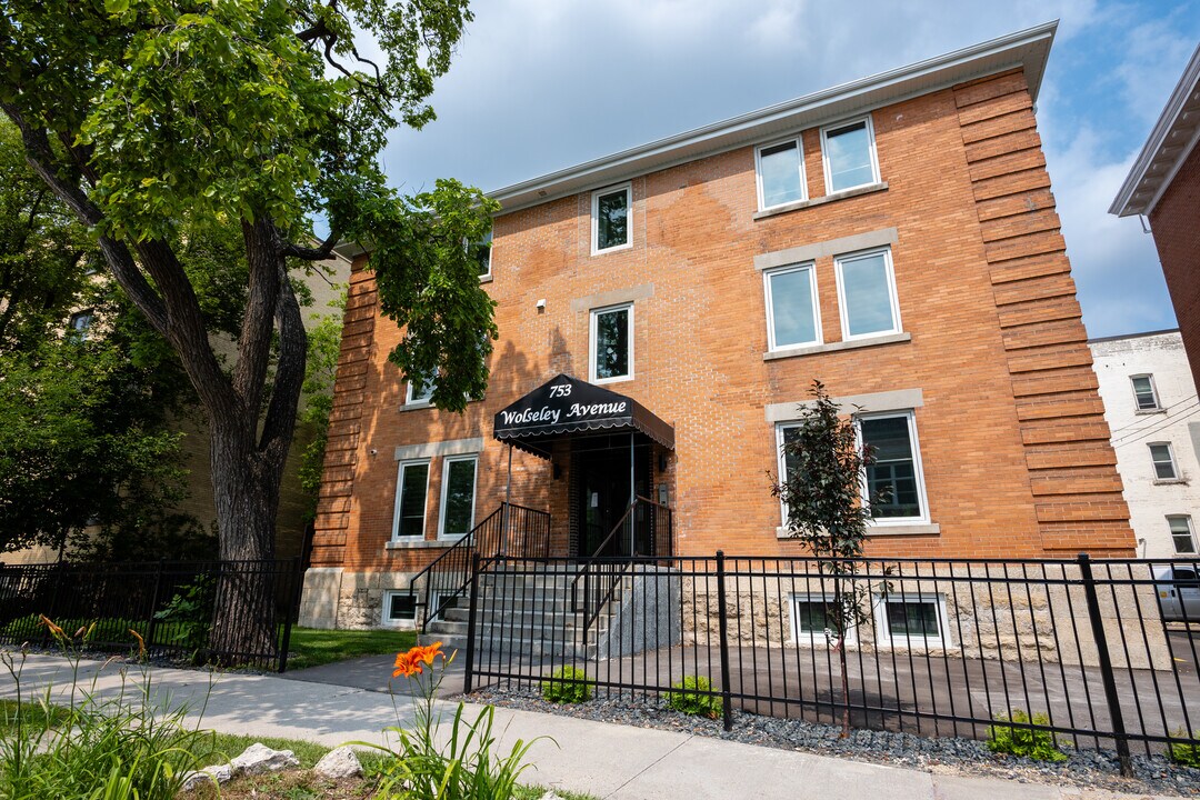 753 Wolseley Av in Winnipeg, MB - Building Photo