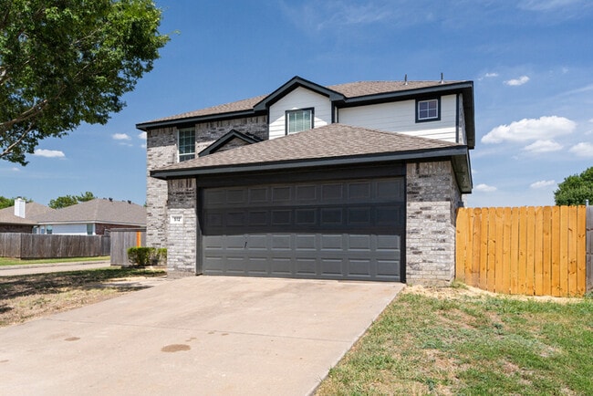 512 Waterford St in Farmersville, TX - Building Photo - Building Photo