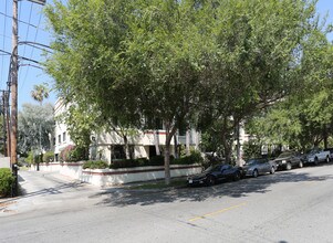 Islands of Tranquility Apartments in Los Angeles, CA - Building Photo - Building Photo