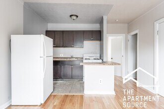 5662 N Ridge Ave in Chicago, IL - Building Photo - Building Photo