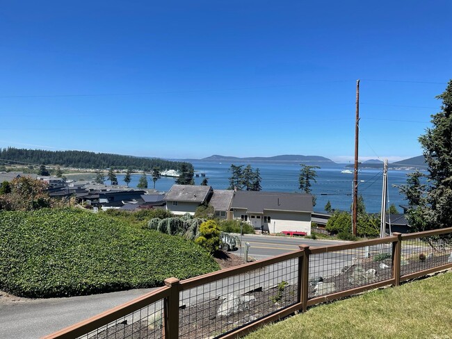 4314 Eagle View Ct in Anacortes, WA - Building Photo - Building Photo