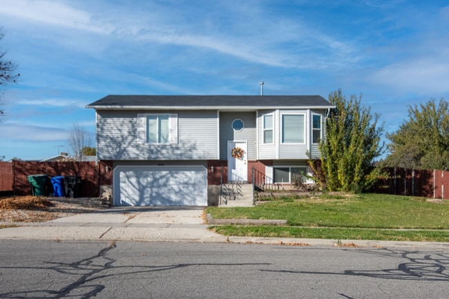 4878 W 8430 S in West Jordan, UT - Building Photo - Building Photo