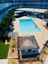 Torrance Terrace in Torrance, CA - Building Photo