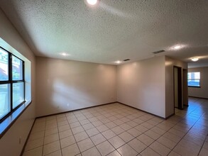 8915 McPherson Rd-Unit -M27 in Laredo, TX - Building Photo - Building Photo