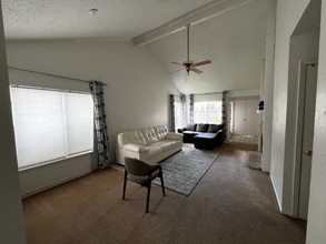 13632 Garden Grove Ct in Houston, TX - Building Photo - Building Photo