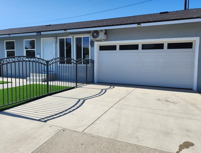 233 E 219th St in Carson, CA - Building Photo - Building Photo
