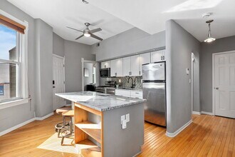 2200 N Clybourn Ave in Chicago, IL - Building Photo - Building Photo