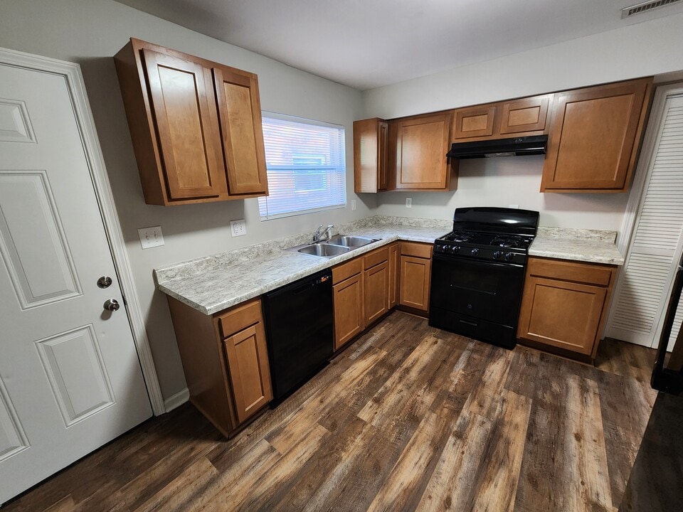 924 Rarig Ave, Unit B in Columbus, OH - Foto de edificio