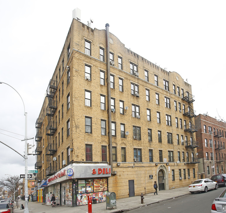 2401-2411 Newkirk Ave in Brooklyn, NY - Building Photo