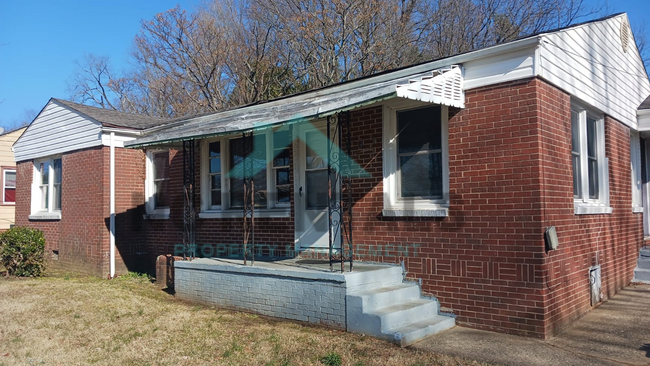 907 Lowdermilk St in Greensboro, NC - Building Photo - Building Photo