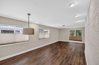 539 Menendez Ave in Coral Gables, FL - Foto de edificio - Building Photo