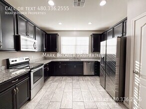 3328 W Hayduk Rd in Phoenix, AZ - Building Photo - Building Photo